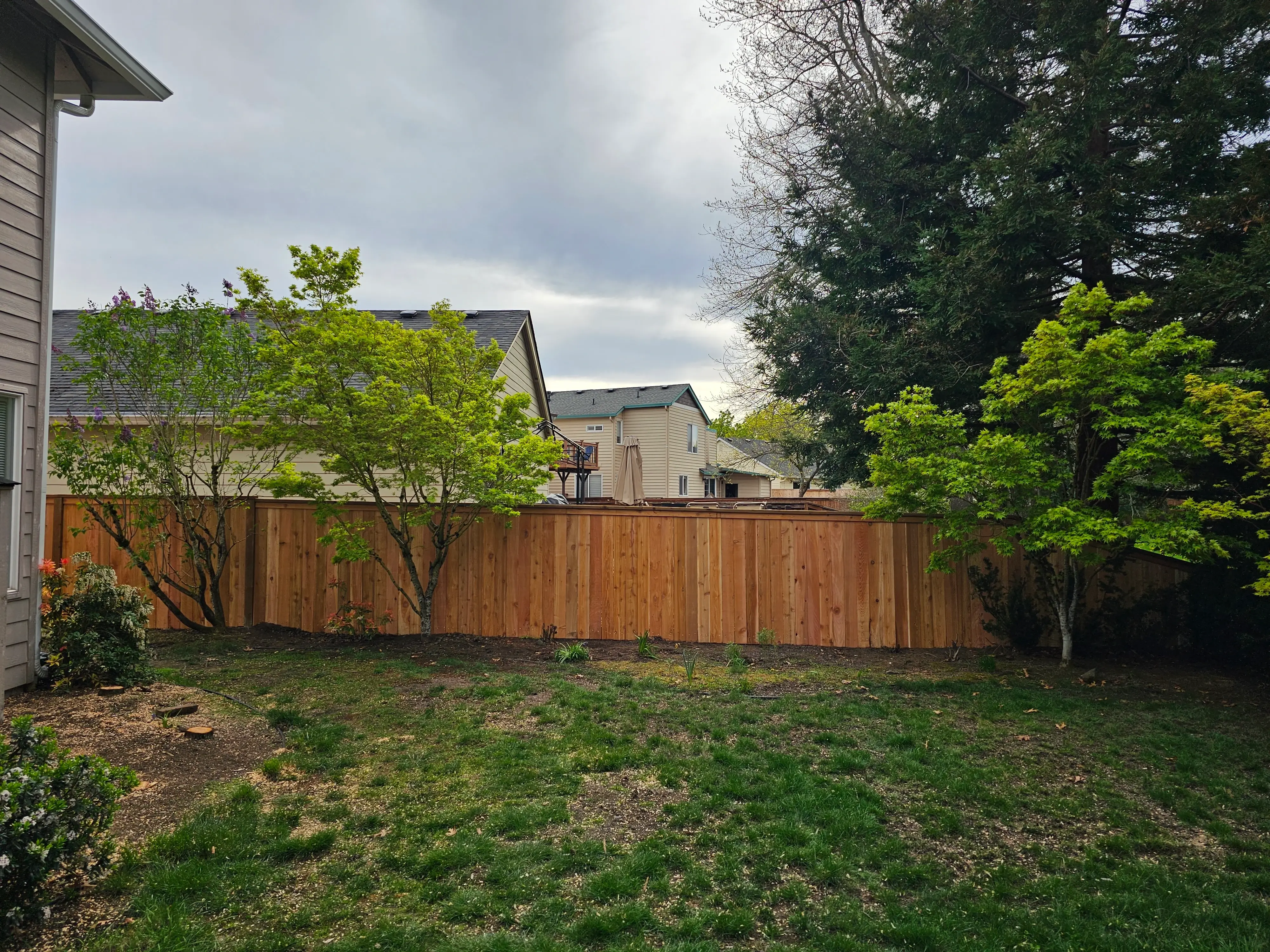 A very nice looking fence.